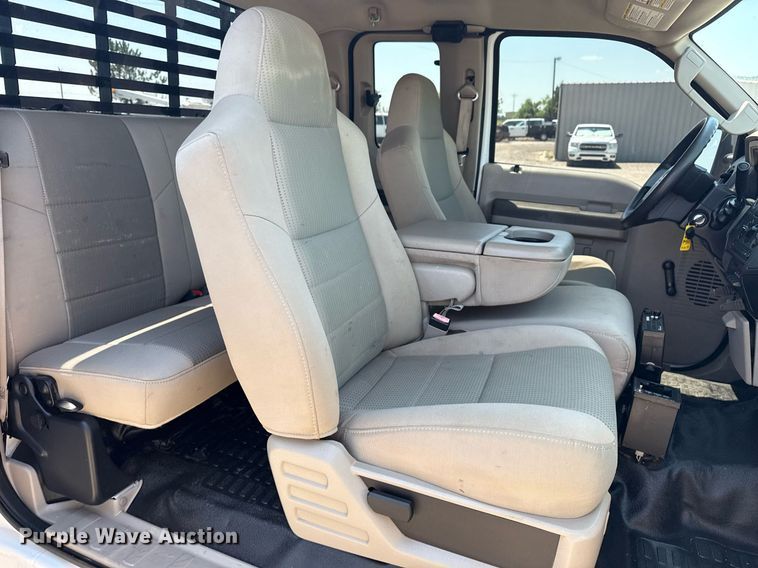 image for item EG6056 2008 Ford F350 Super Duty SuperCab flatbed pickup truck