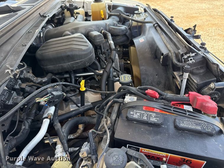 image for item EG6056 2008 Ford F350 Super Duty SuperCab flatbed pickup truck