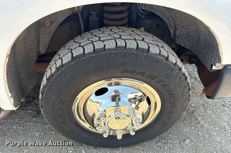 image for item EG6056 2008 Ford F350 Super Duty SuperCab flatbed pickup truck