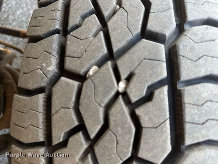 image for item EG6056 2008 Ford F350 Super Duty SuperCab flatbed pickup truck