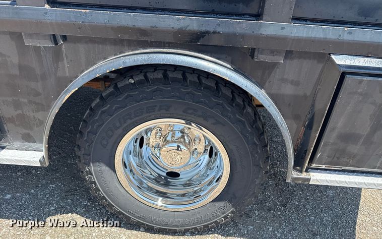 image for item EG6056 2008 Ford F350 Super Duty SuperCab flatbed pickup truck