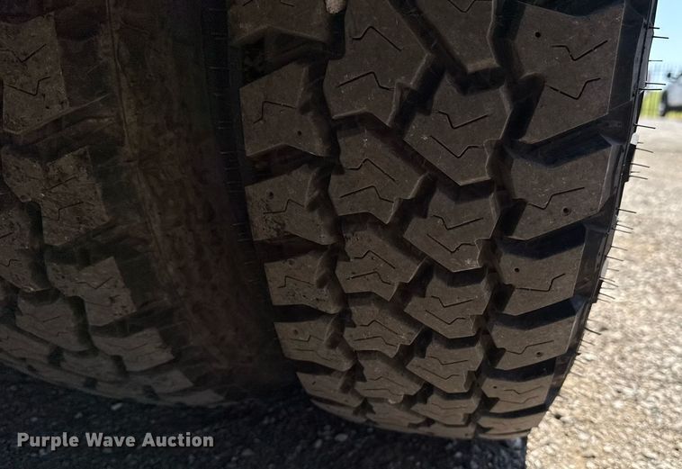 image for item EG6056 2008 Ford F350 Super Duty SuperCab flatbed pickup truck