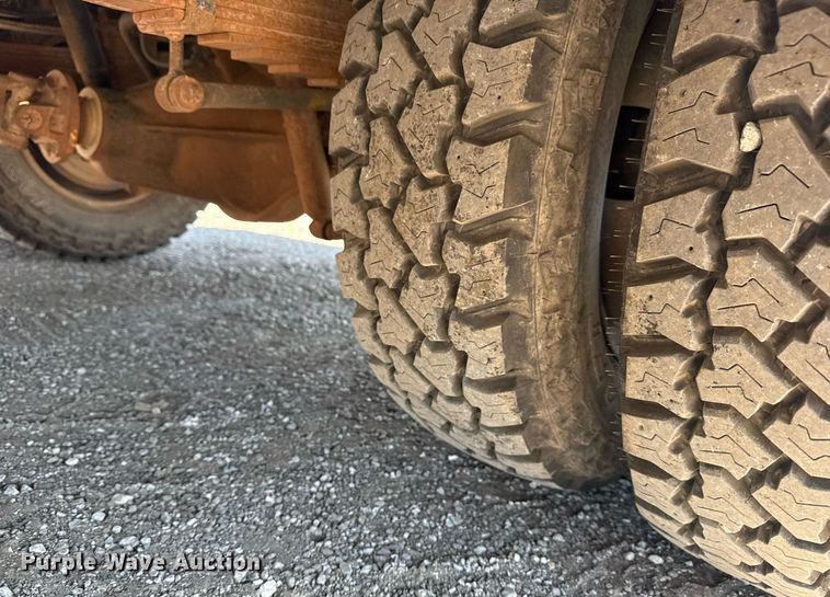 image for item EG6056 2008 Ford F350 Super Duty SuperCab flatbed pickup truck