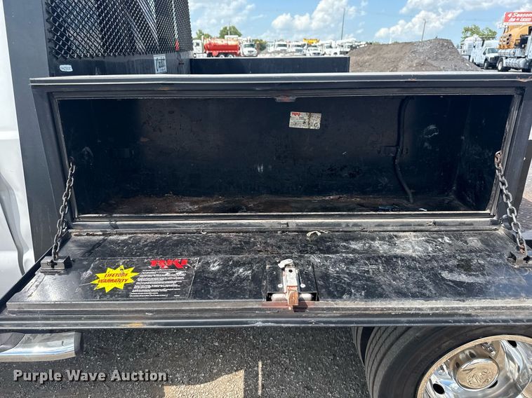 image for item EG6062 2012 Ford F550 Super Duty flatbed pickup truck