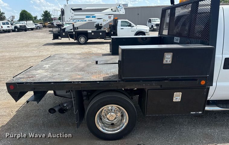 image for item EG6062 2012 Ford F550 Super Duty flatbed pickup truck