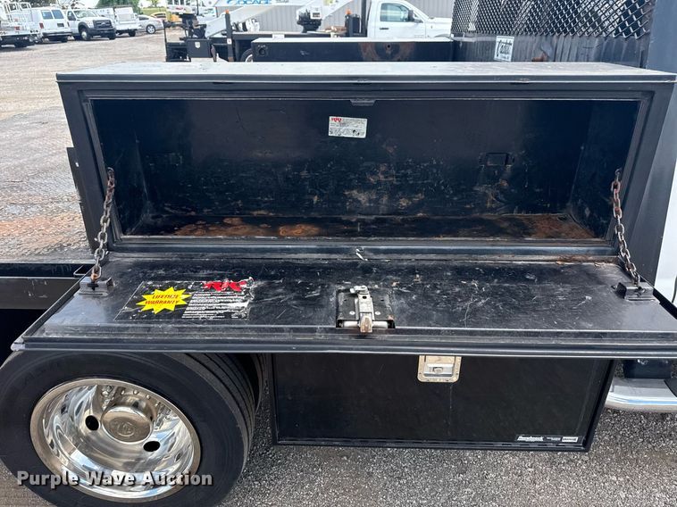 image for item EG6062 2012 Ford F550 Super Duty flatbed pickup truck