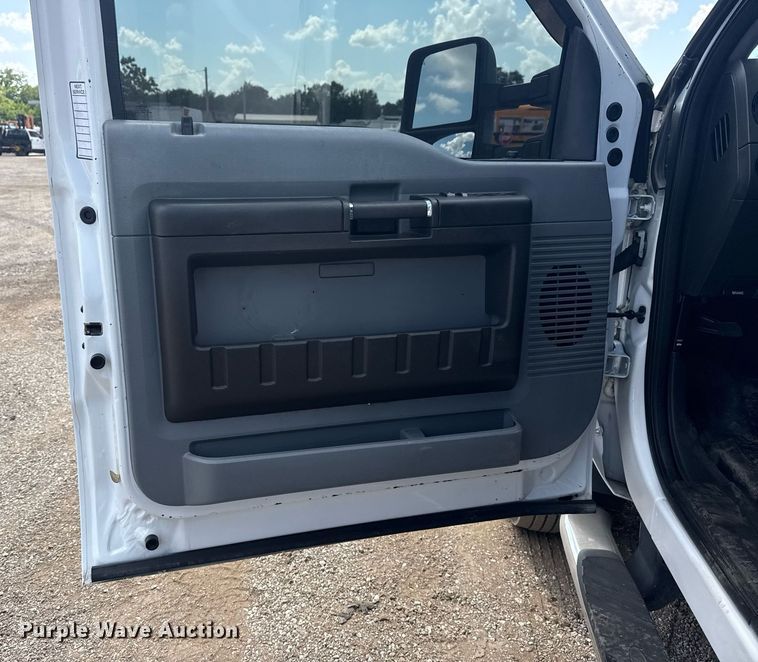 image for item EG6062 2012 Ford F550 Super Duty flatbed pickup truck