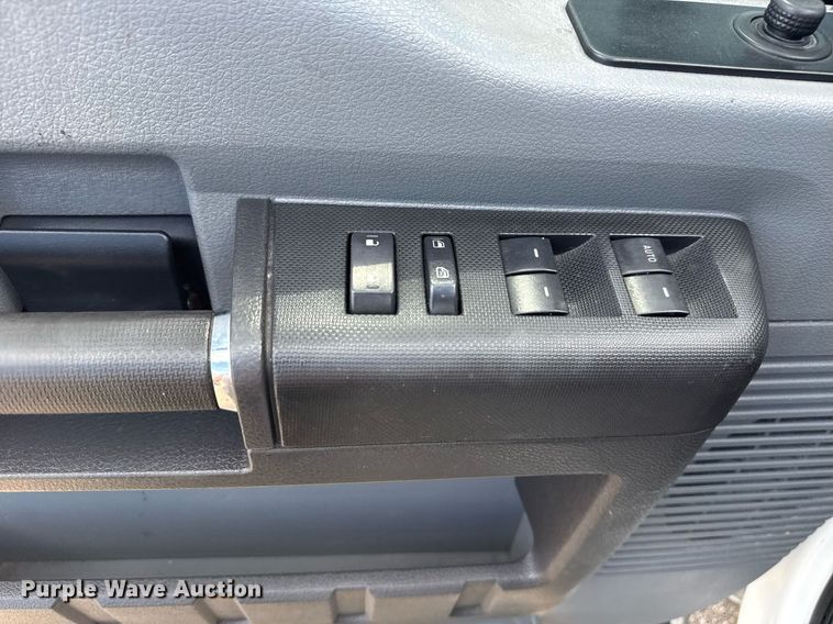 image for item EG6062 2012 Ford F550 Super Duty flatbed pickup truck