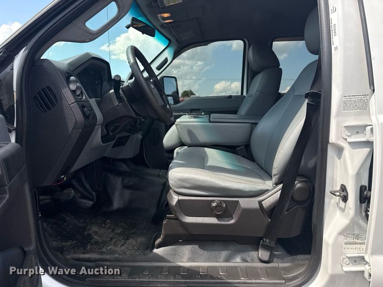 image for item EG6062 2012 Ford F550 Super Duty flatbed pickup truck