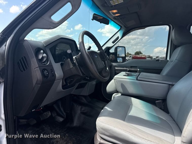 image for item EG6062 2012 Ford F550 Super Duty flatbed pickup truck