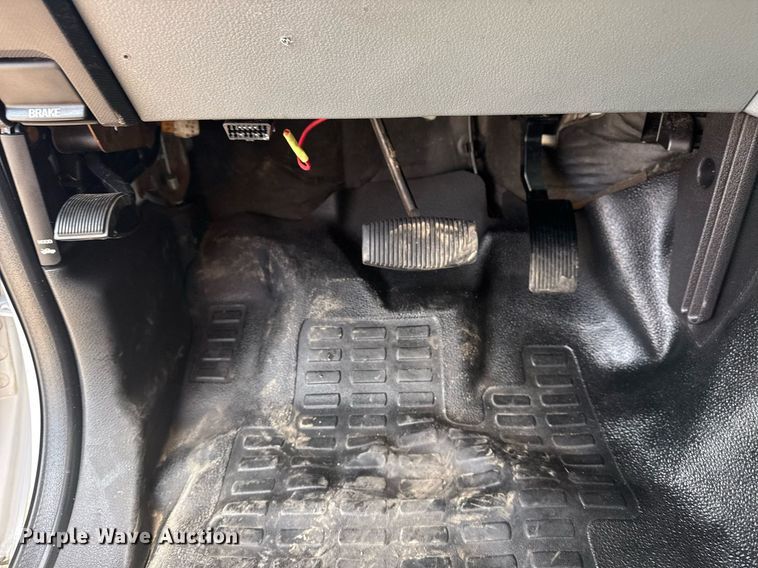 image for item EG6062 2012 Ford F550 Super Duty flatbed pickup truck