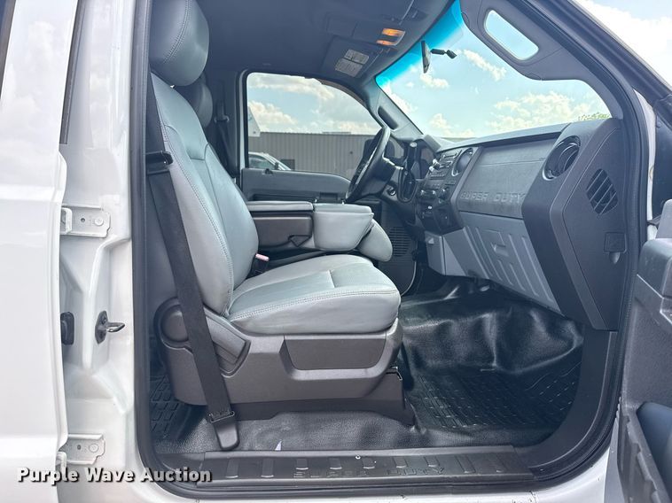 image for item EG6062 2012 Ford F550 Super Duty flatbed pickup truck