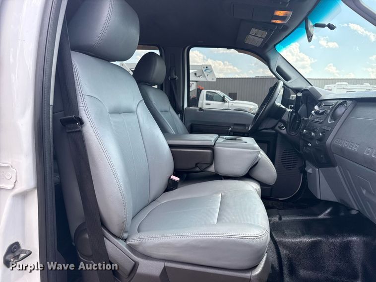 image for item EG6062 2012 Ford F550 Super Duty flatbed pickup truck