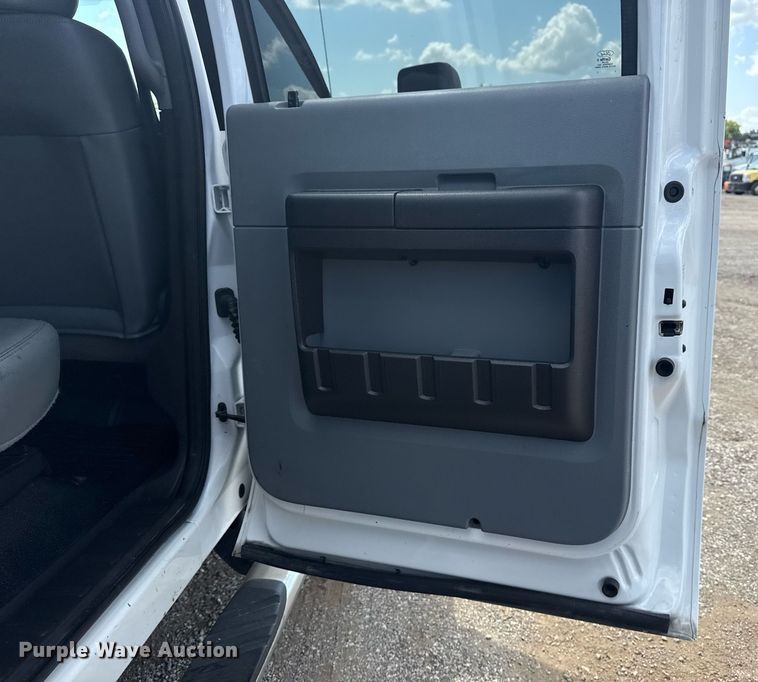 image for item EG6062 2012 Ford F550 Super Duty flatbed pickup truck