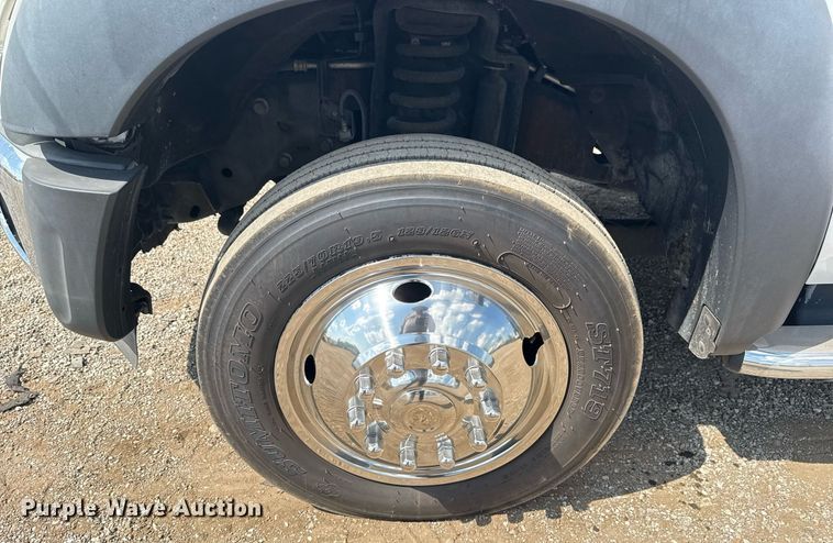 image for item EG6062 2012 Ford F550 Super Duty flatbed pickup truck