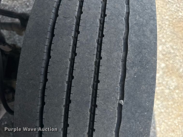 image for item EG6062 2012 Ford F550 Super Duty flatbed pickup truck