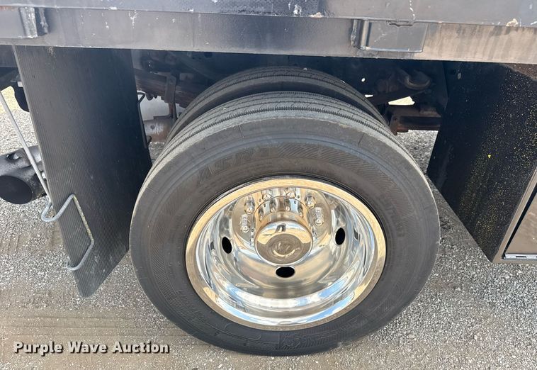 image for item EG6062 2012 Ford F550 Super Duty flatbed pickup truck