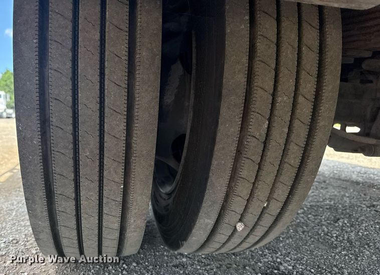 image for item EG6062 2012 Ford F550 Super Duty flatbed pickup truck