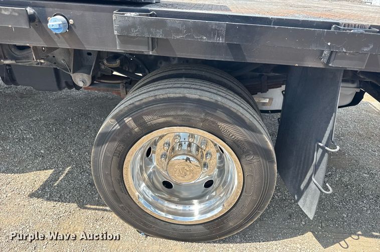 image for item EG6062 2012 Ford F550 Super Duty flatbed pickup truck