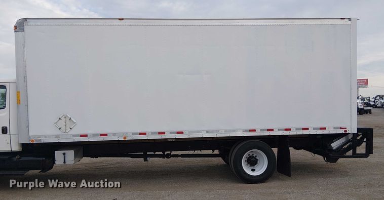 image for item EG8250 2002 Freightliner FL70 box truck