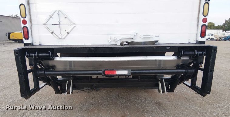 image for item EG8250 2002 Freightliner FL70 box truck