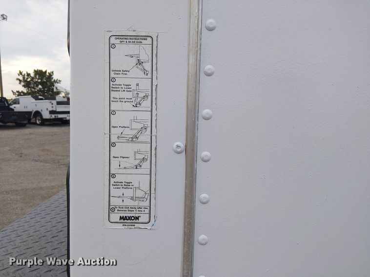 image for item EG8250 2002 Freightliner FL70 box truck