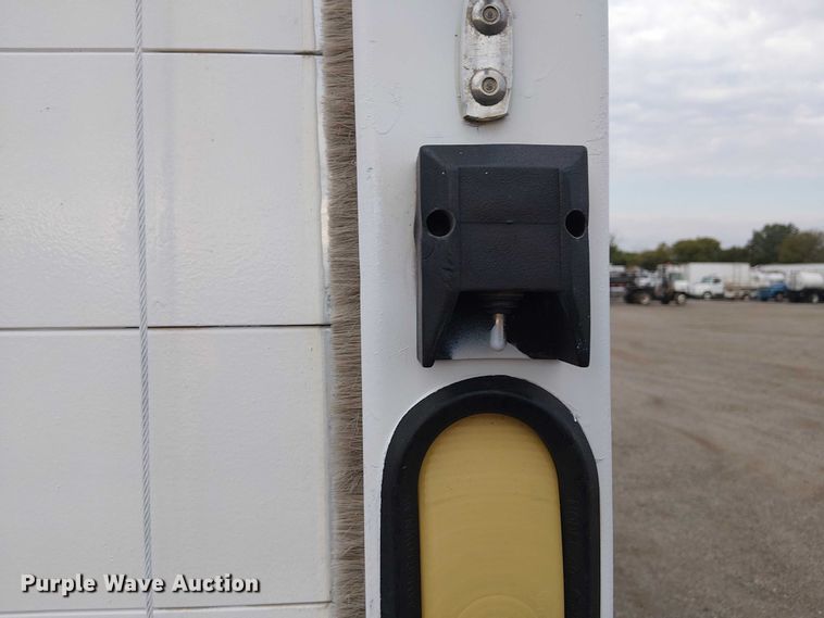 image for item EG8250 2002 Freightliner FL70 box truck