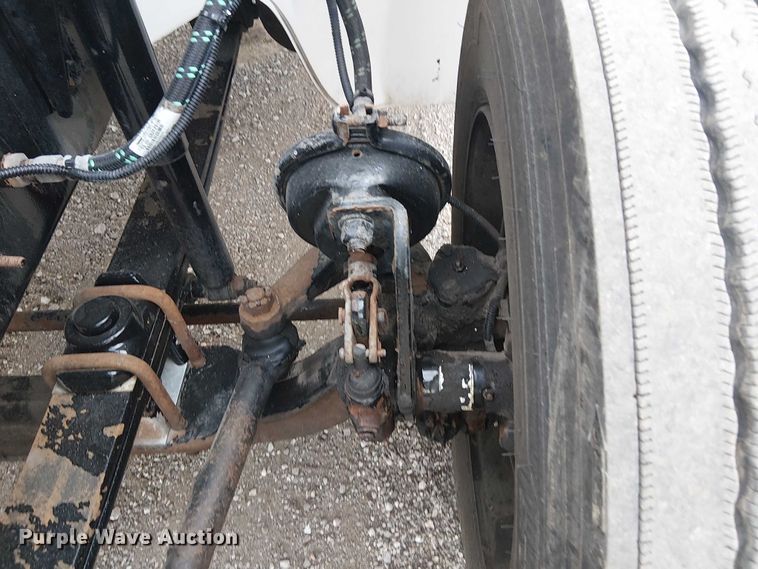 image for item EG8250 2002 Freightliner FL70 box truck