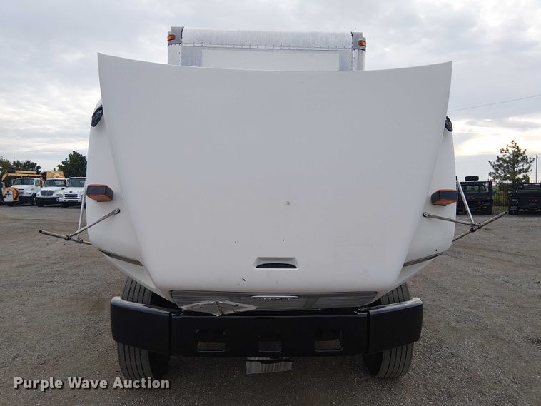 image for item EG8250 2002 Freightliner FL70 box truck