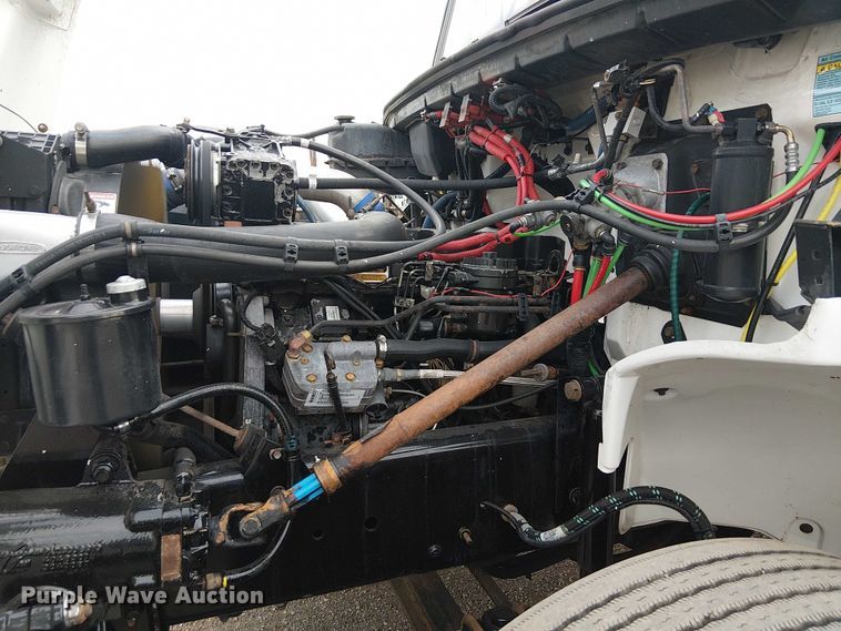 image for item EG8250 2002 Freightliner FL70 box truck