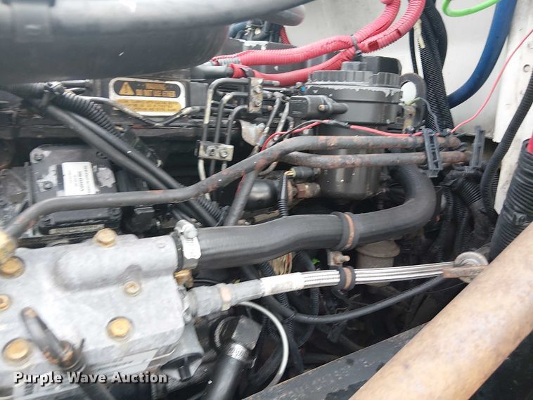 image for item EG8250 2002 Freightliner FL70 box truck