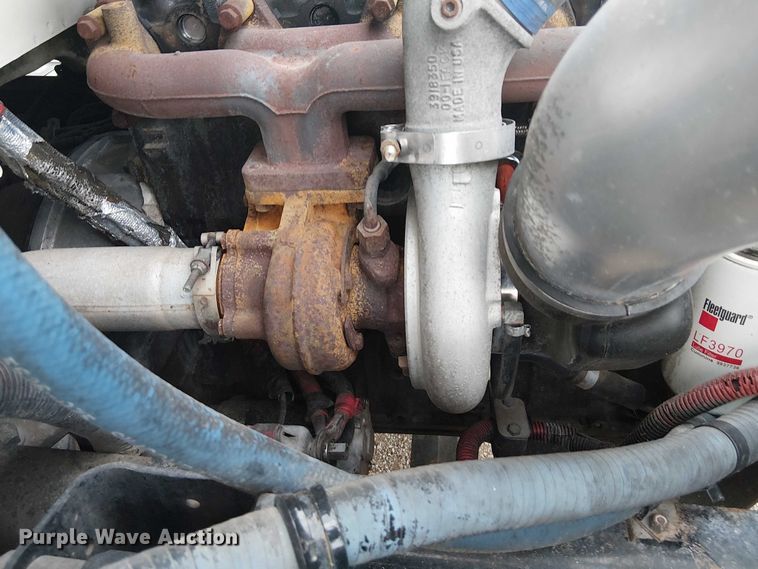 image for item EG8250 2002 Freightliner FL70 box truck