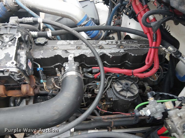 image for item EG8250 2002 Freightliner FL70 box truck