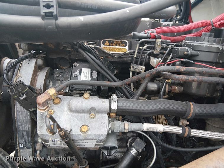 image for item EG8250 2002 Freightliner FL70 box truck