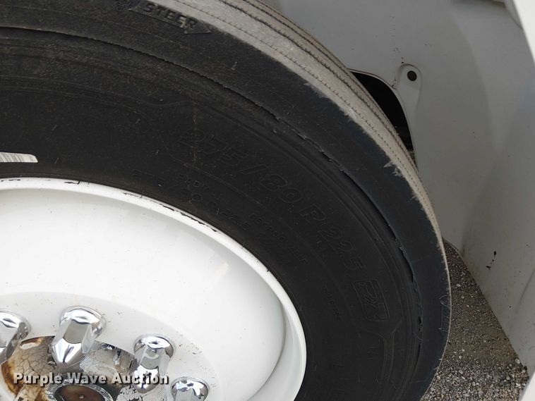 image for item EG8250 2002 Freightliner FL70 box truck