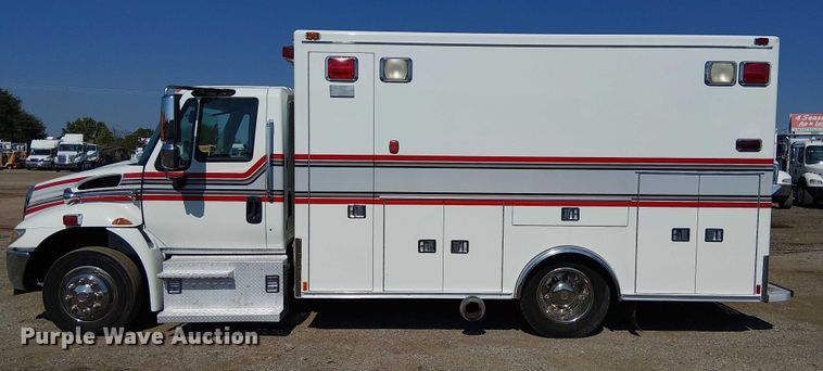 image for item EG8257 2008 International 4300 ambulance