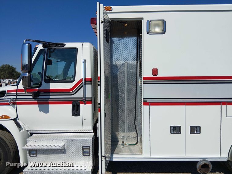 image for item EG8257 2008 International 4300 ambulance