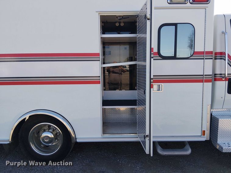 image for item EG8257 2008 International 4300 ambulance