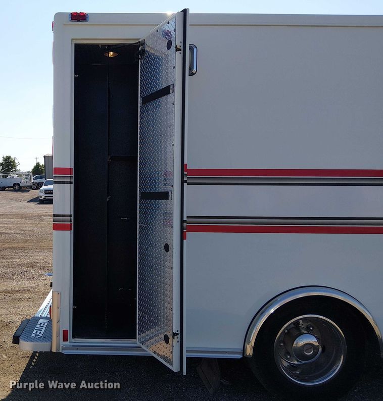 image for item EG8257 2008 International 4300 ambulance