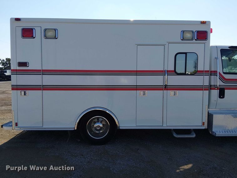 image for item EG8257 2008 International 4300 ambulance