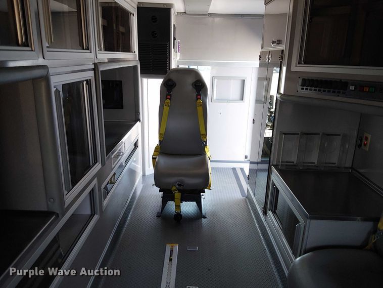 image for item EG8257 2008 International 4300 ambulance