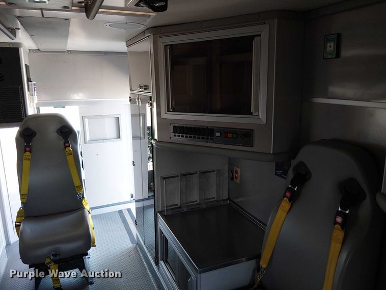 image for item EG8257 2008 International 4300 ambulance