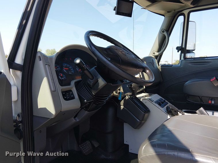 image for item EG8257 2008 International 4300 ambulance