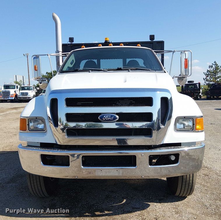 image for item EG8258 2011 Ford F750 Super Duty XL flatbed truck