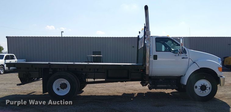image for item EG8258 2011 Ford F750 Super Duty XL flatbed truck