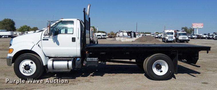 image for item EG8258 2011 Ford F750 Super Duty XL flatbed truck