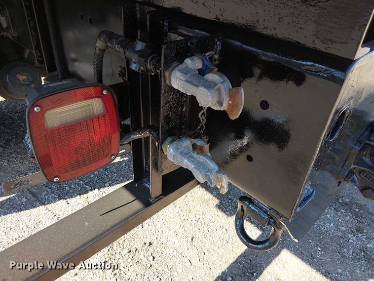 image for item EG8258 2011 Ford F750 Super Duty XL flatbed truck