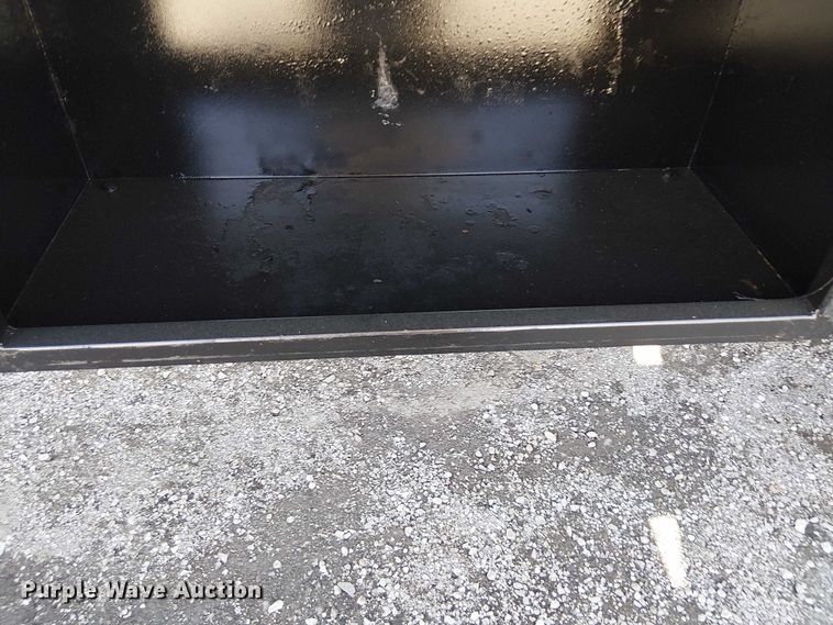 image for item EG8258 2011 Ford F750 Super Duty XL flatbed truck