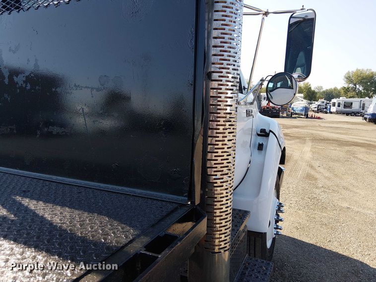 image for item EG8258 2011 Ford F750 Super Duty XL flatbed truck