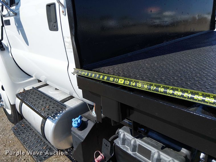 image for item EG8258 2011 Ford F750 Super Duty XL flatbed truck
